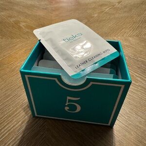 Tieks Leather Cleaning Wipes -